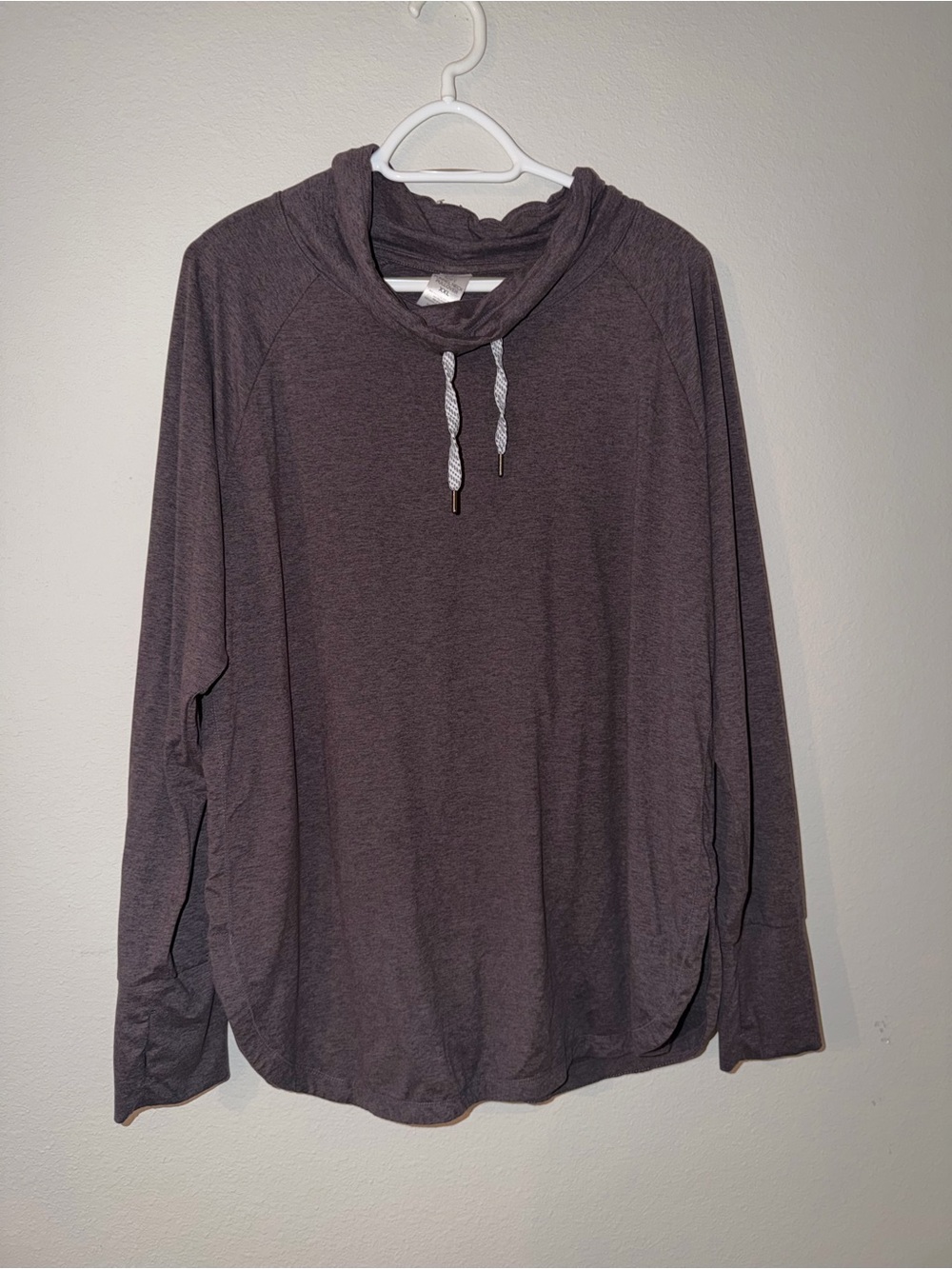 Relaxed Hoodie Sweatshirt in Deep Plum